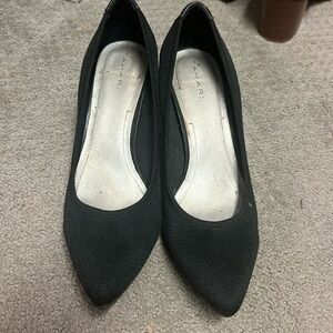 Tahari black heels